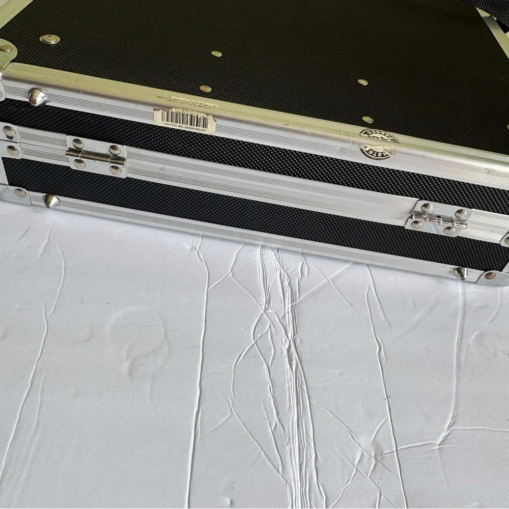 Vaultz Black and Silver Hard Case